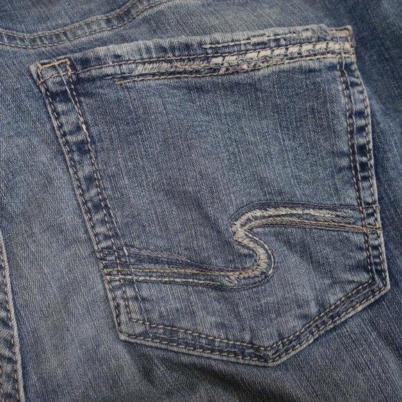 Silver Women's Elyse Straight Leg Jeans Size 33 x 32 Blue Mid Rise Stretch Denim - Picture 9 of 9